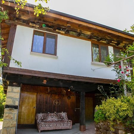 Holiday Home Lyubovo Габрово Экстерьер фото