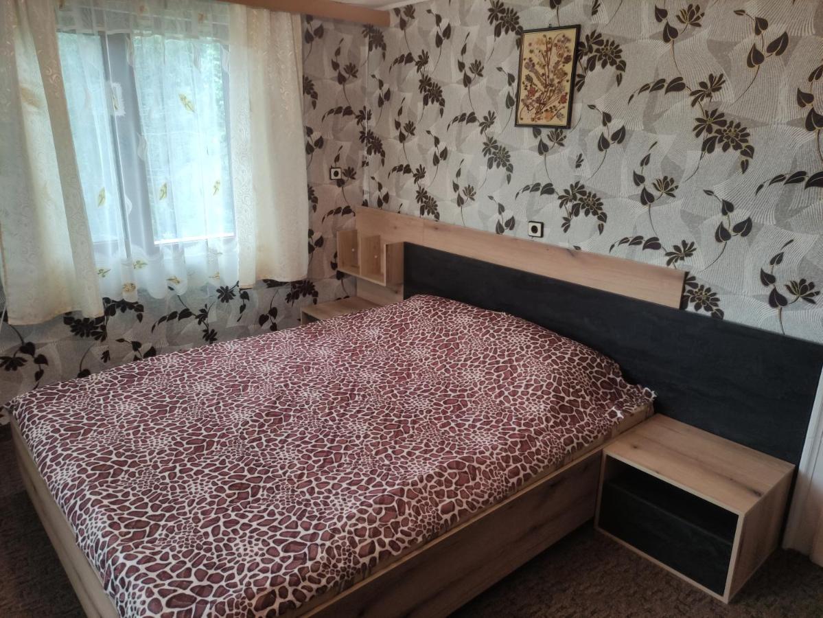 Holiday Home Lyubovo Габрово Экстерьер фото